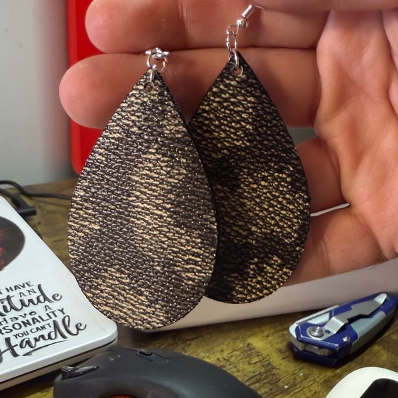 Handcrafted tear drop shaped hand stitched earrings, make your own - Picture 11 of 11